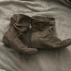 Slouch boots